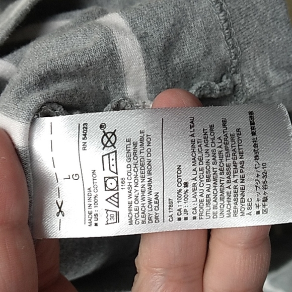 Banana Republic women's top gray and white striped in size large w long sleeves - Picture 4 of 5